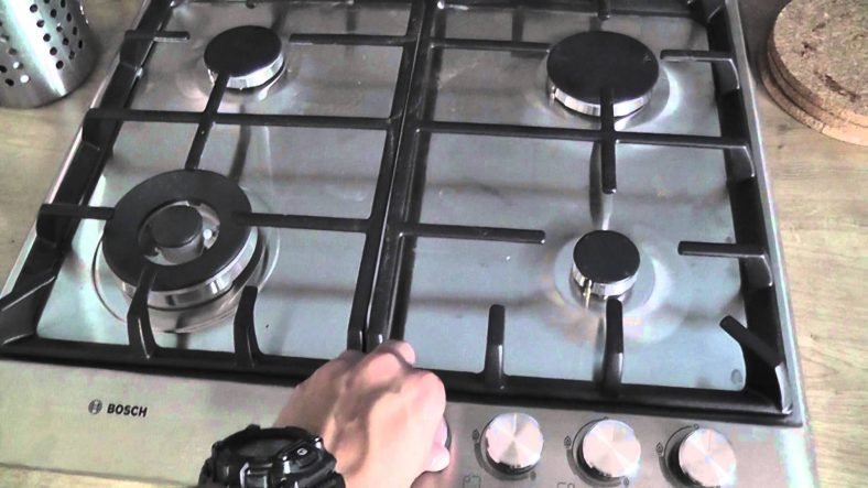 Plita incorporabila, BOSCH PCH615B90E , Gaz, 4 Zone de gatit, un arzator Wok, Inox
