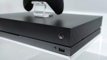Consola Microsoft Xbox One X – cea mai puternică consola din lume – comparatie cu PS4 PRO